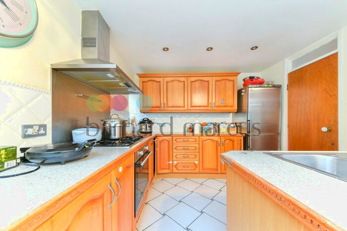 3 Bedroom Property To Rent In Guernsey Grove, London, SE24