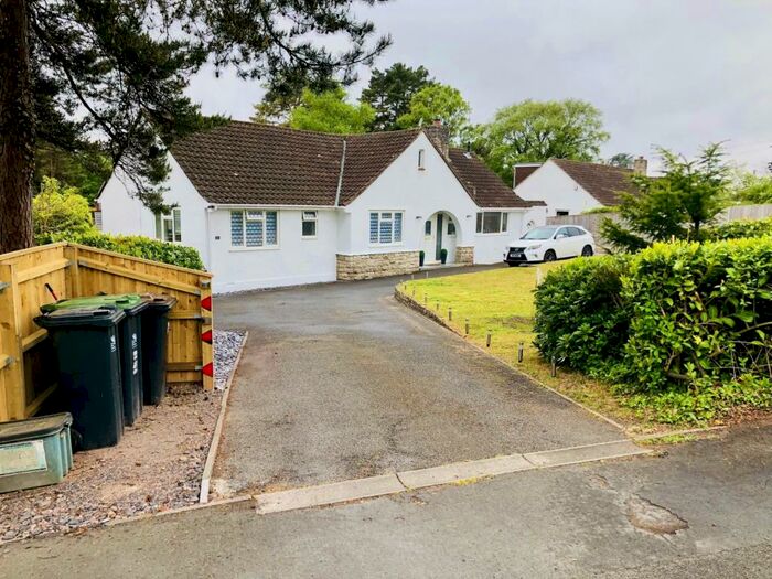 3 Bedroom Detached Bungalow To Rent In Bedroom Detached Bungalow In Ferndown, BH24