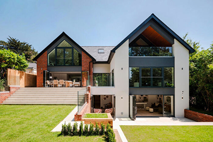 4 Bedroom Detached House For Sale In Fallowfield, London, HA7
