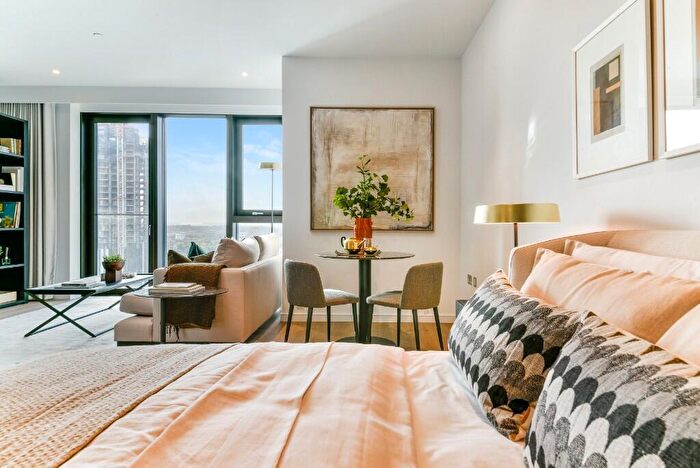 Apartment To Rent In George Street, London, E14