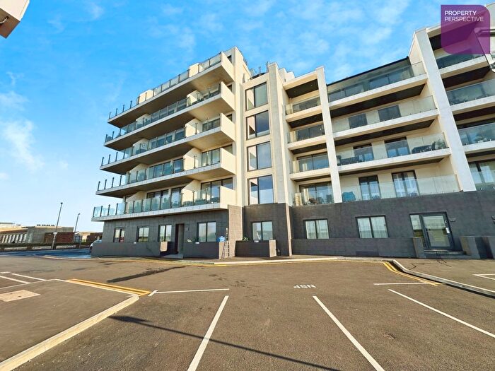 3 Bedroom Flat For Sale In New South Promenade, Blackpool, FY4
