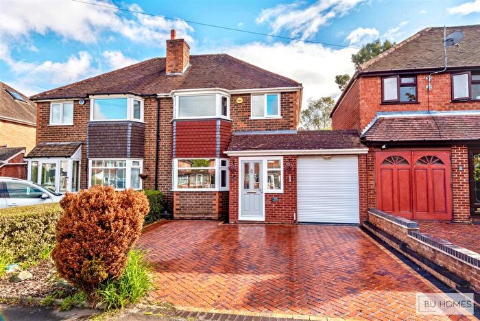 3 Bedroom Semi-Detached House For Sale In Damson Lane, Solihull, B92