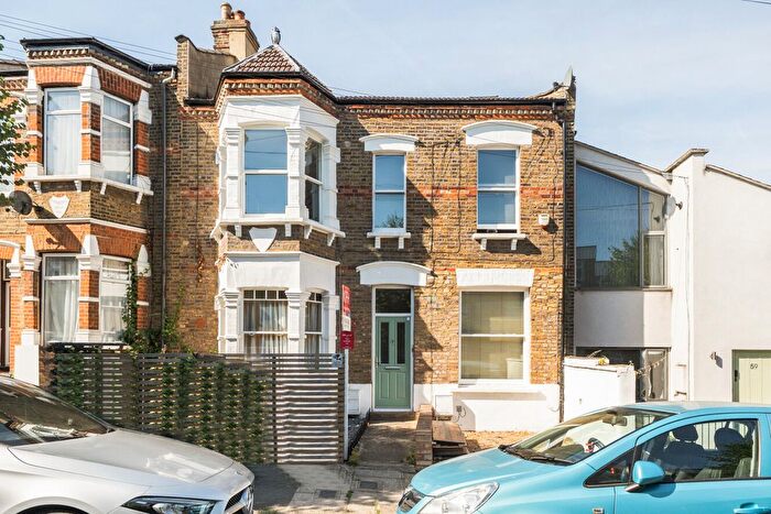 2 Bedroom Flat For Sale In Stanford Road, New Southgate, London, N11