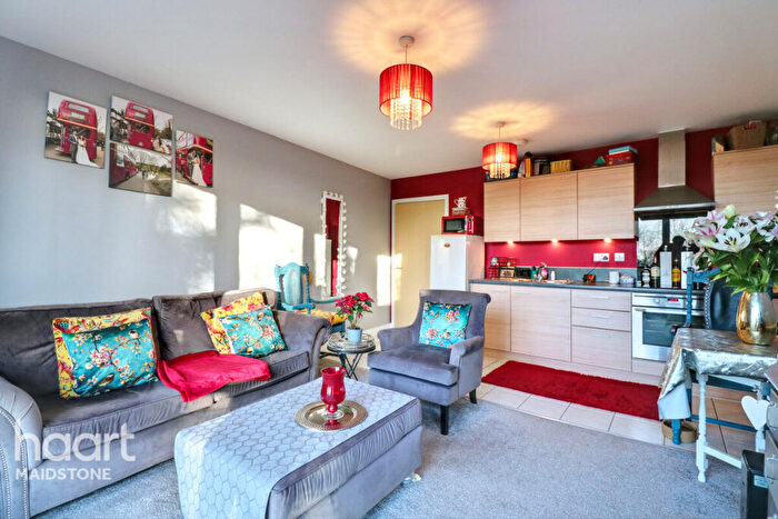 1 Bedroom Apartment For Sale In Sandling Park, Maidstone, ME14