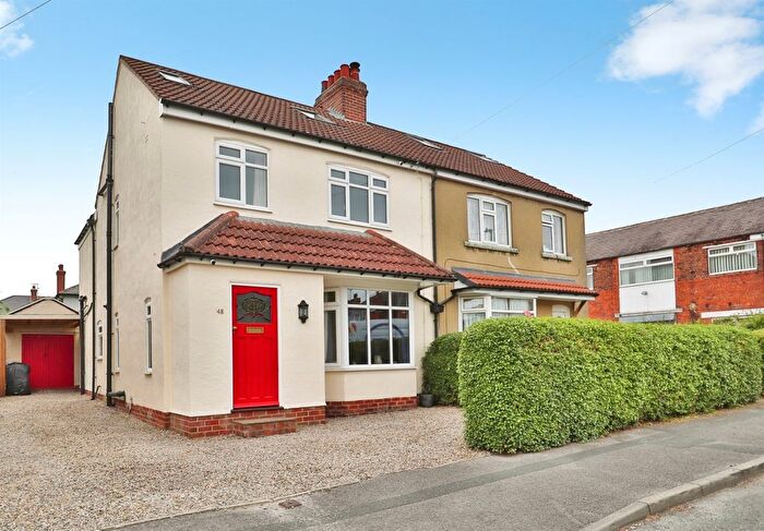 4 Bedroom Semi-Detached House For Sale In Wharfedale Avenue, Harrogate, HG2