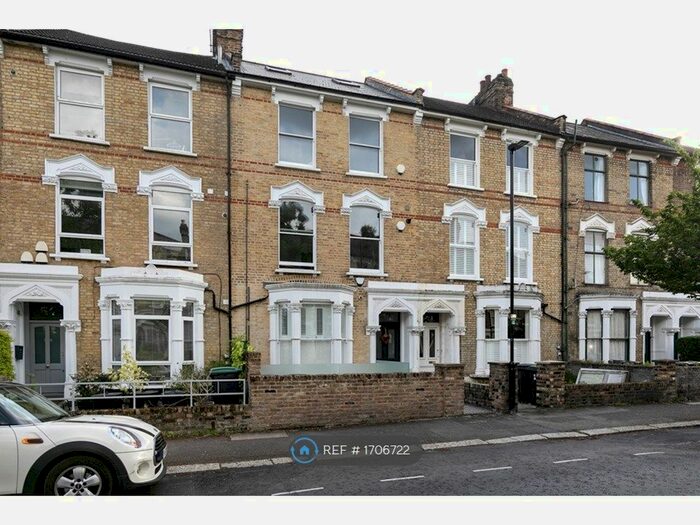 2 Bedroom Flat To Rent In Lancaster Road, London, N4