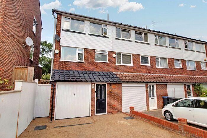 4 Bedroom End Terrace House To Rent In Chase Green Ave, EN2
