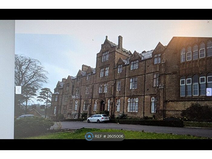 Studio To Rent In De Combe House, Crewkerne, TA18