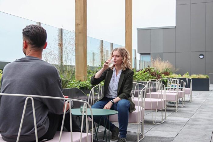 1 Bedroom Flat To Rent In Thames Quarter, Reading, RG1