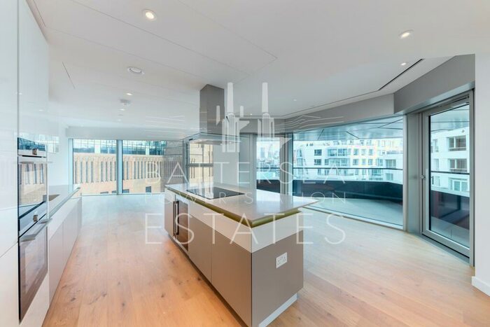 3 Bedroom Apartment To Rent In L-, Electric Boulevard, Battersea, SW11