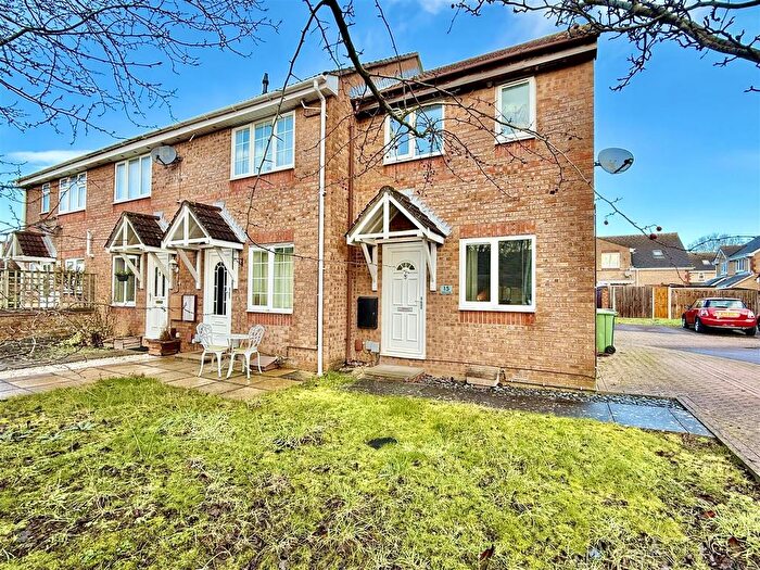 2 Bedroom End Of Terrace House For Sale In Mallard Close, Swindon, SN3