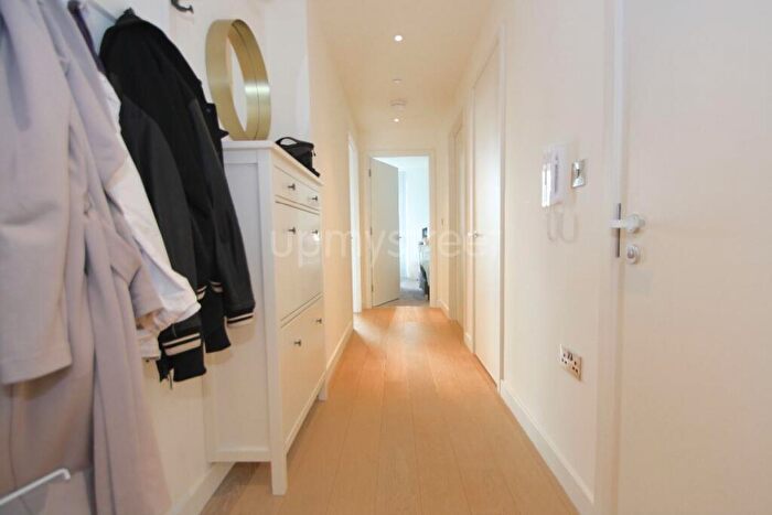 2 Bedroom Apartment To Rent In Charrington Tower, New Providence Wharf, E14