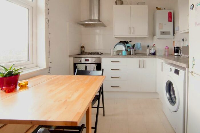 3 Bedroom Flat To Rent In Kellaway Avenue, Bishopston, Bristol, BS6