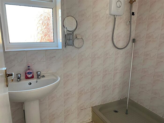 2 Bedroom Flat For Sale In Golf Links Road, Burnham-On-Sea, TA8