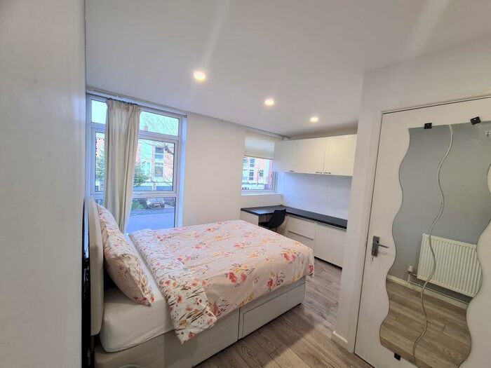 5 Bedroom Terraced House To Rent In Harefields, North Oxford, OX2