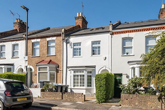 5 Bedroom Terraced House For Sale In Gresham Close, Enfield, EN2