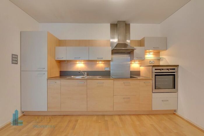 1 Bedroom Flat To Rent In Farnsworth Court, West Parkside, Greenwich Millenium Village, London, SE10