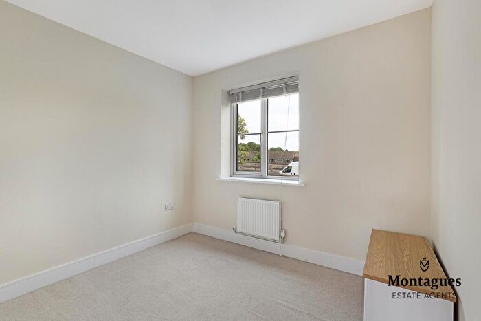 2 Bedroom Duplex To Rent In Station Approach, Theydon Bois, CM16