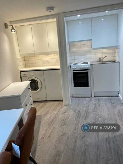 Studio To Rent In Archway Road, London, N6