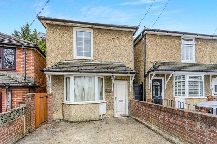 3 Bedroom Detached House To Rent In Portswood Road, Southampton, SO17