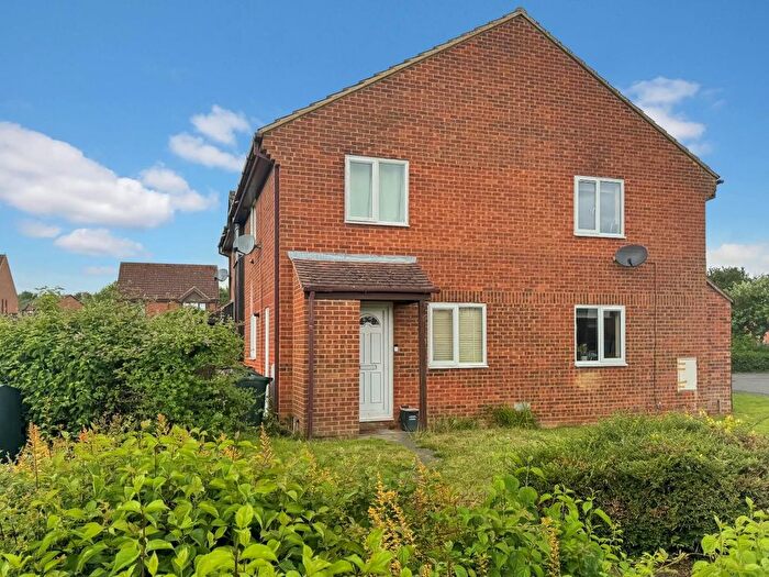 1 Bedroom Semi-Detached House To Rent In Bishops Green, Singleton, TN23