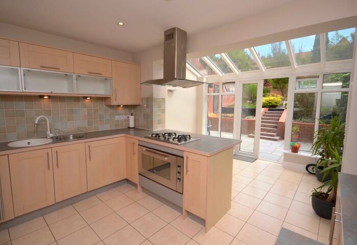 3 Bedroom Town House To Rent In Fantasia Court, Brentwood, Essex, CM14