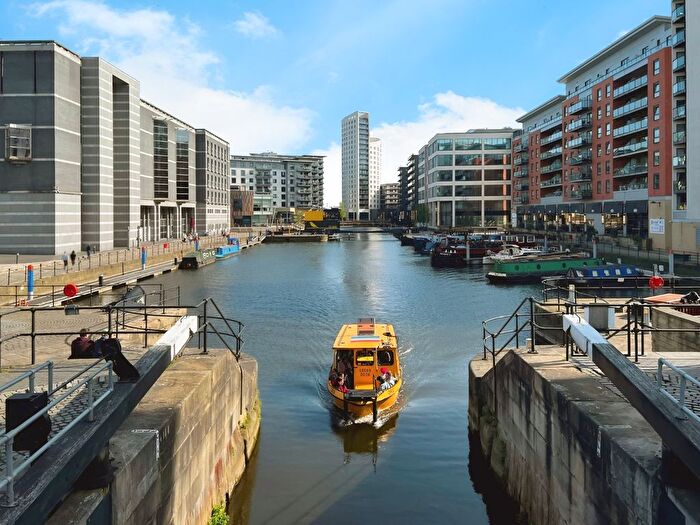 2 Bedroom Flat To Rent In Mcclure House, The Boulevard, Leeds, LS10