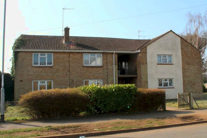 2 Bedroom Ground Flat To Rent In Queens Road, The Headlands, Daventry, NN11