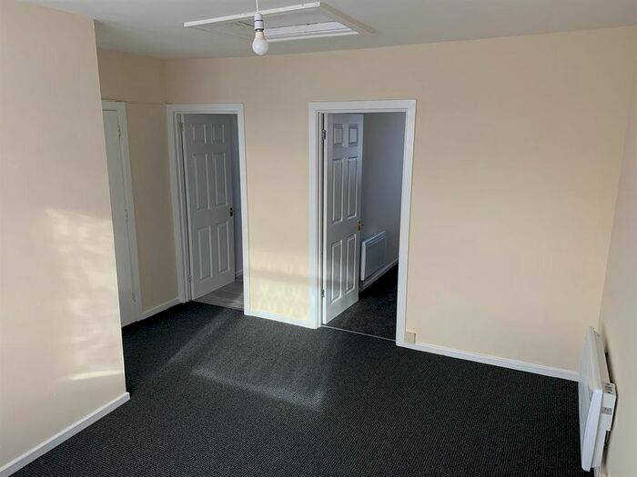 1 Bedroom Flat To Rent In Flat A Lee Road, CV31