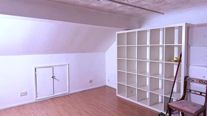 6 Bedroom Property To Rent In Grosvenor Avenue, Hayes, UB4