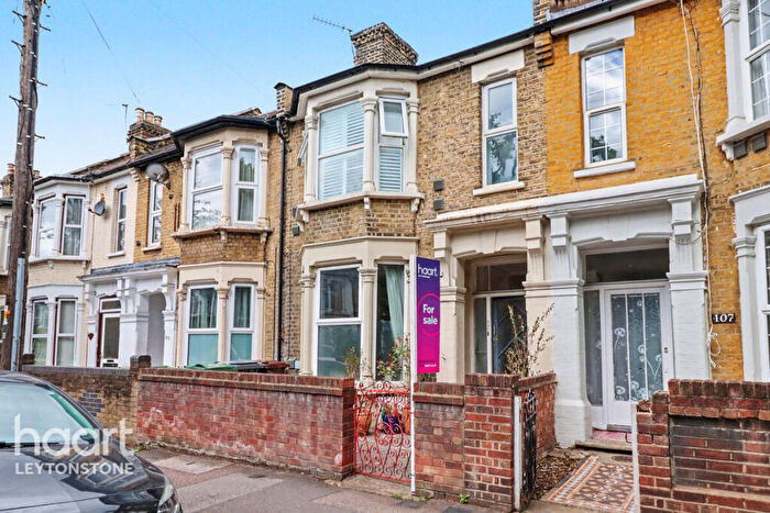 2 Bedroom Flat For Sale In Warren Road, London, E10