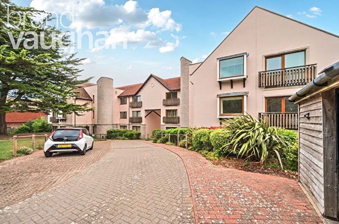 2 Bedroom Flat To Rent In Bazehill Road, Rottingdean, Brighton, East Sussex, BN2