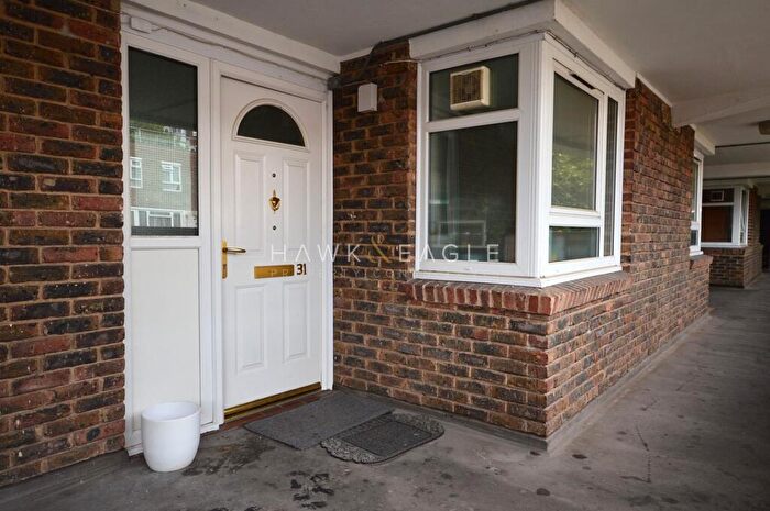3 Bedroom Maisonette To Rent In Lipton Road, London, Greater London., E1
