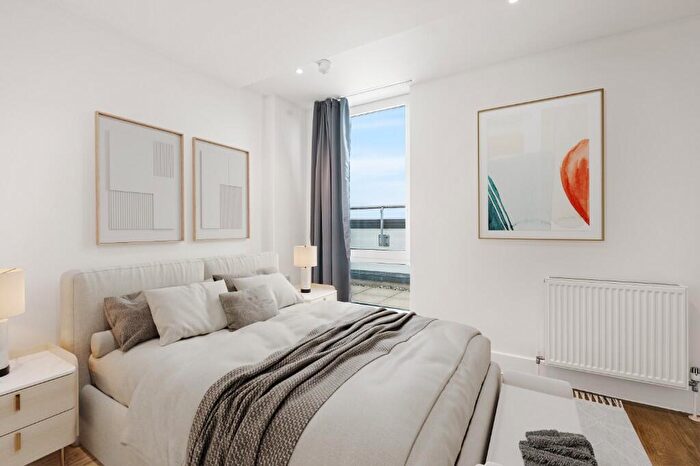 2 Bedroom Apartment To Rent In Station Approach, Epsom, Surrey, KT19