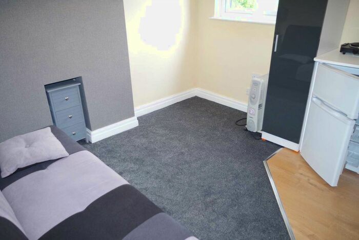 1 Bedroom Studio To Rent In Bury Road, Bolton, BL2
