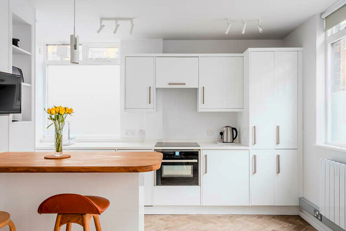 Flat To Rent In Guilford Court, Guilford Street, Bloomsbury, London, WC1N