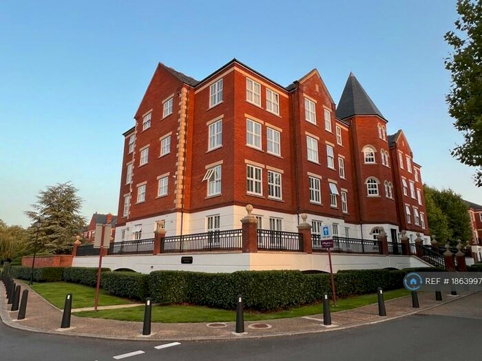 2 Bedroom Penthouse To Rent In Cheltenham House, Repton Park, Woodford Green, IG8