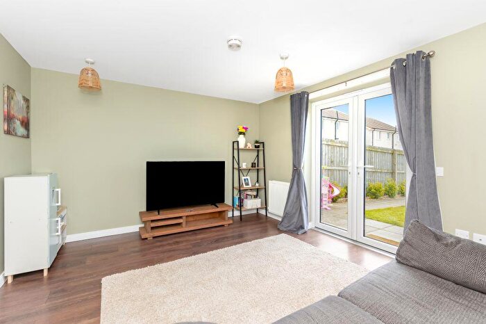 2 Bedroom Semi-Detached House For Sale In Beatlie Road, Winchburgh, Broxburn, EH52