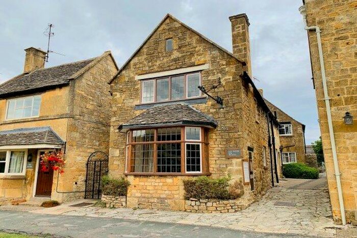 3 Bedroom Detached House To Rent In High Street, Broadway, WR12