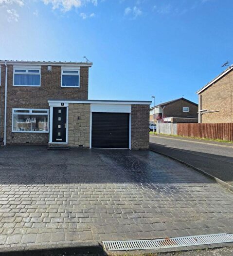 3 Bedroom Semi-Detached House For Sale In Kingswood Road, Cramlington, NE23