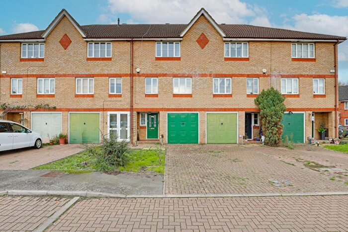 4 Bedroom Property For Sale In Rossington Close, Enfield, EN1