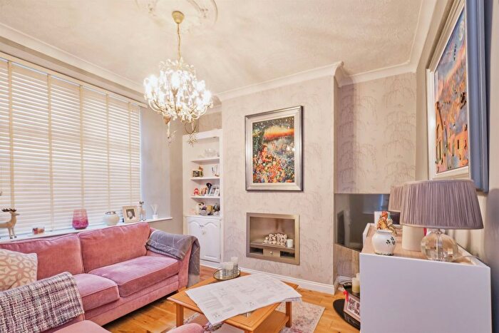 2 Bedroom End Of Terrace House For Sale In Titford Road, Oldbury, B69