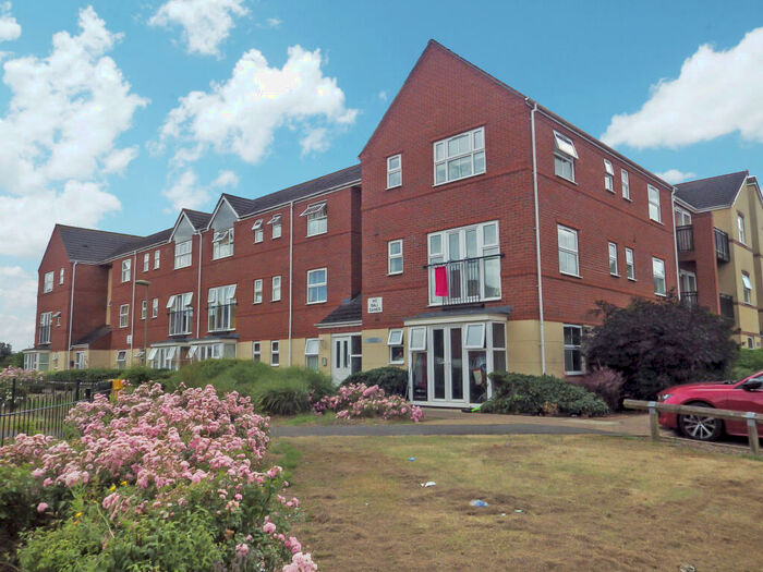 2 Bedroom Apartment To Rent In Verney Road, Banbury, Oxon, OX16