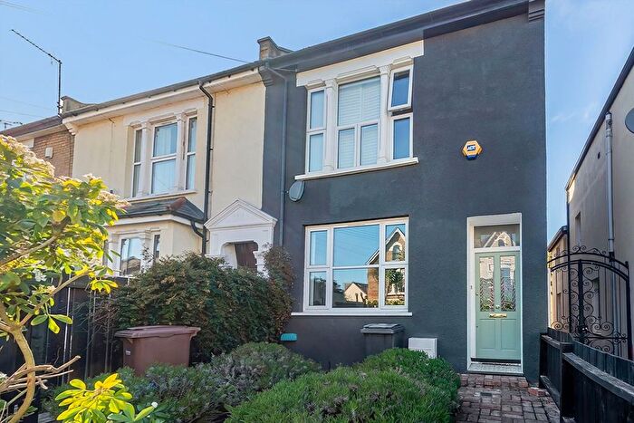 4 Bedroom Property For Sale In Whittington Road, London, N22