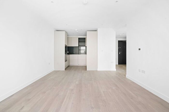 1 Bedroom Flat To Rent In Scarlet Court, Damsel Grove, N4