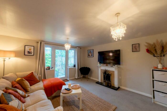 2 Bedroom Flat To Rent In London Road, Newbury, RG14