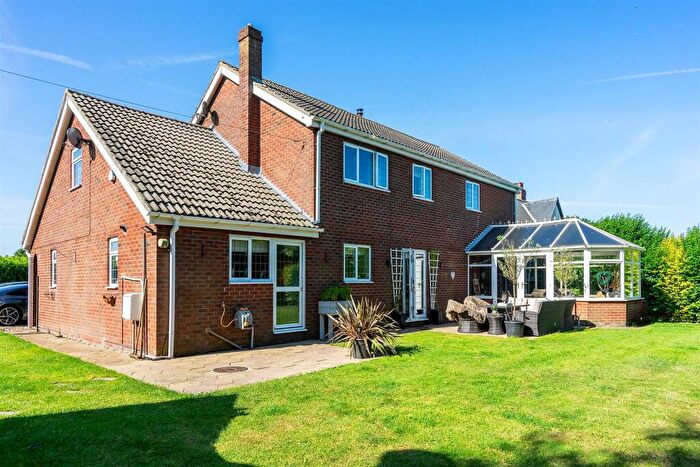 4 Bedroom Detached House For Sale In Main Street, Patrington Haven, HU12