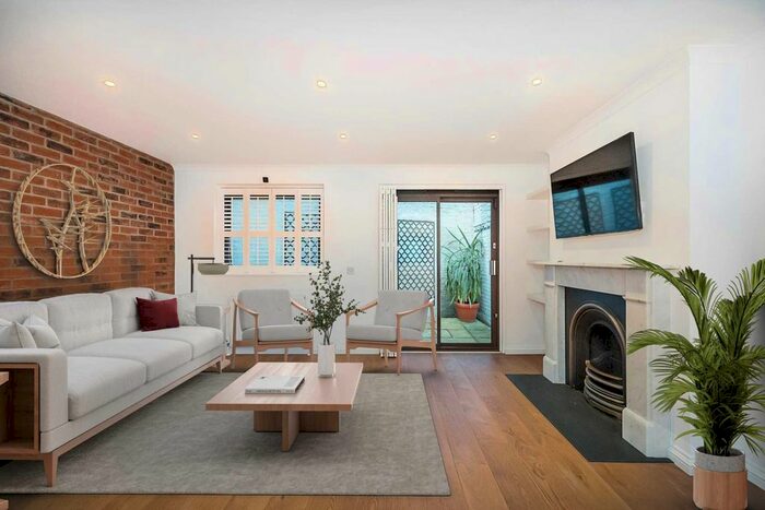 3 Bedroom Terraced House To Rent In Redfield Lane, Earl`S Court, SW5