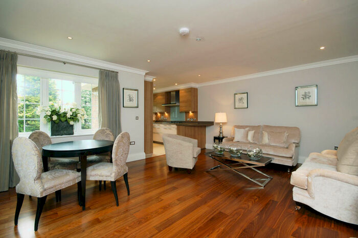 2 Bedroom Apartment To Rent In Esher, KT10