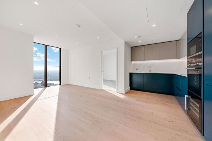 2 Bedroom Apartment To Rent In Harcourt Tower, South Quay Plaza, Canary Wharf, E14